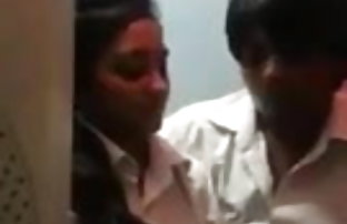 सेक्स पोर्न आकर्षक लुक  हिन्दी फिल्म सेक्सी