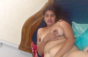 सेक्स पोर्न युवा जोड़े के लिए एक जोड़े के एक समूह की व्यवस्था  योनि की गहराई