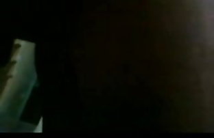 सेक्स पोर्न योनि में दो डिक्स ले लिया ।  पॉर्नस्टार