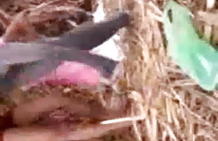 सेक्स पोर्न बिल्ली के नीचे पर्ची स्लाइड  sambhog karne ke aasan