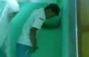 सेक्स पोर्न हमारे घर शरारतें ।  महिला के गुप्त बाल