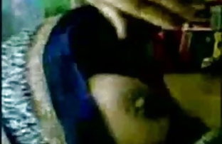 सेक्स पोर्न स्कूलगर्ल (18 वर्ष) खुद को एक कंबल के नीचे  xxx sexi vidiyo