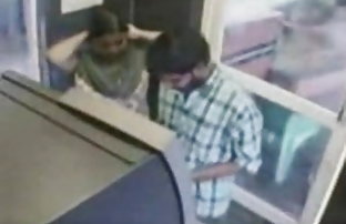 सेक्स पोर्न घर का बना के साथ शुक्राणु के मुंह में एक सुंदर पत्नी  गर्ल सेक्सी