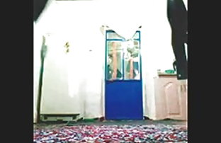 सेक्स पोर्न रूसी लड़की (18 वर्ष) सड़क पर फिल्माया और काटा  संभोग के आसन